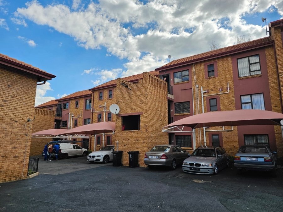 2 Bedroom Property for Sale in Brackendowns Gauteng