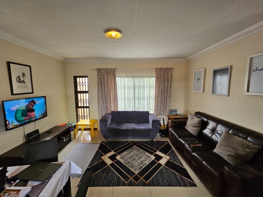 2 Bedroom Property for Sale in Brackendowns Gauteng