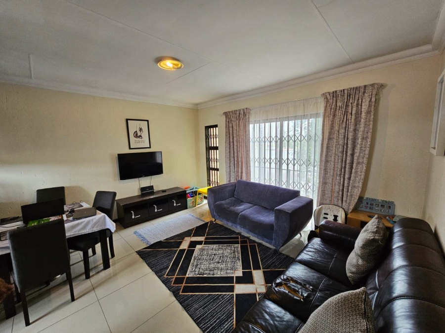 2 Bedroom Property for Sale in Brackendowns Gauteng