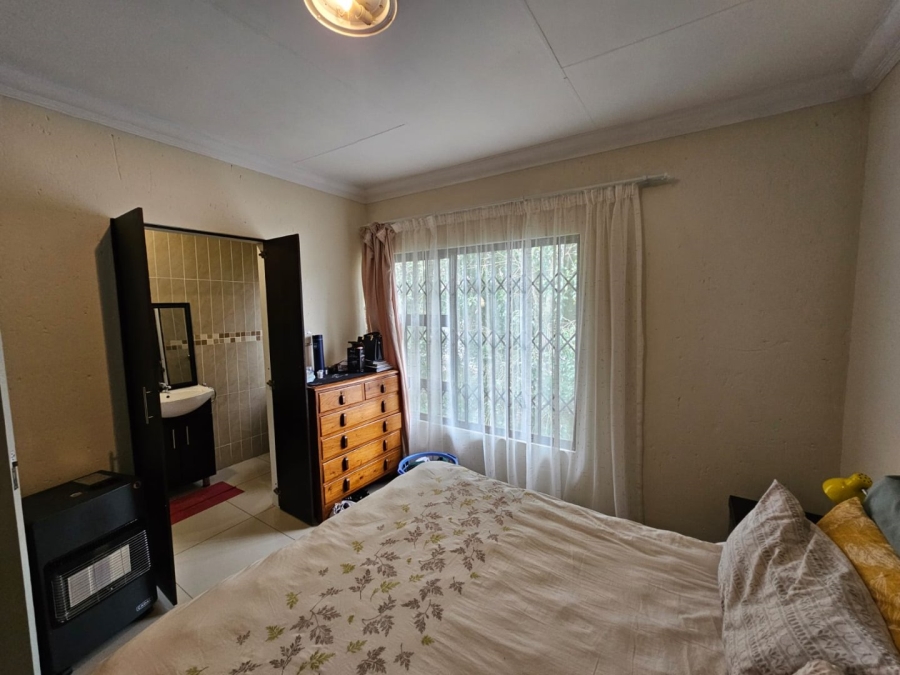 2 Bedroom Property for Sale in Brackendowns Gauteng
