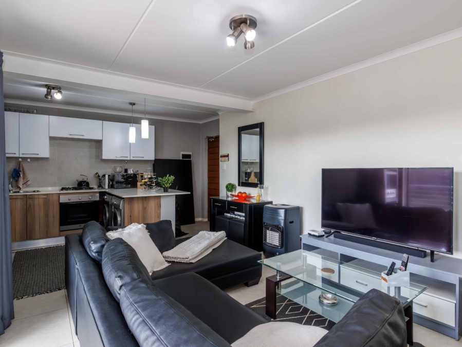 1 Bedroom Property for Sale in Modderfontein Gauteng