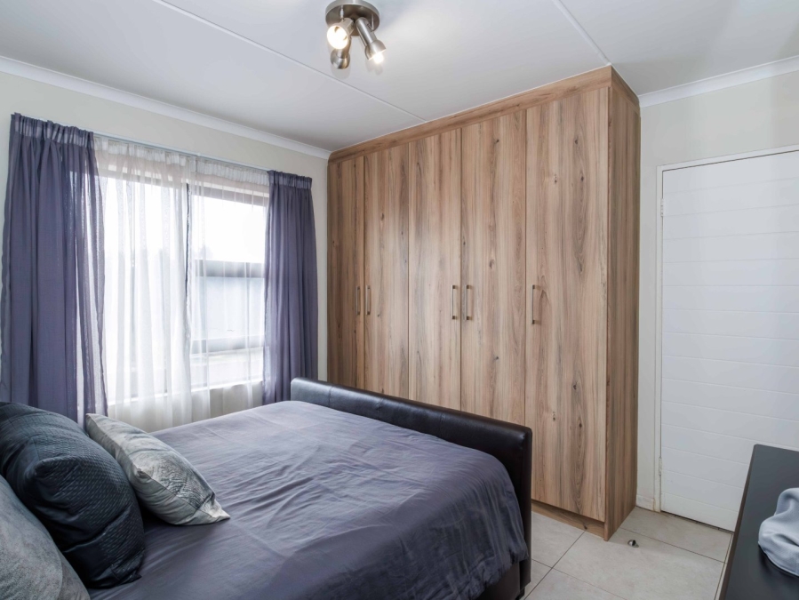 1 Bedroom Property for Sale in Modderfontein Gauteng