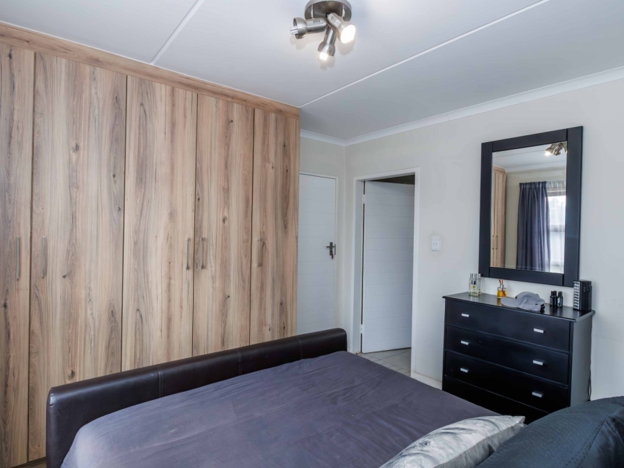 1 Bedroom Property for Sale in Modderfontein Gauteng