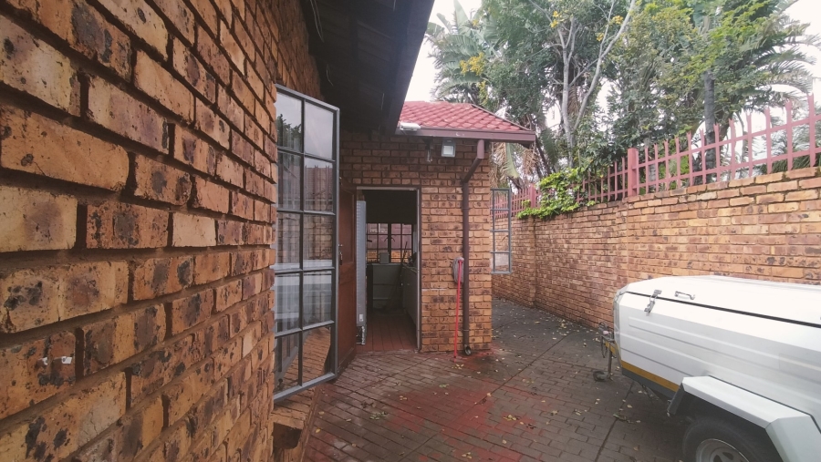 3 Bedroom Property for Sale in Wierda Park Gauteng