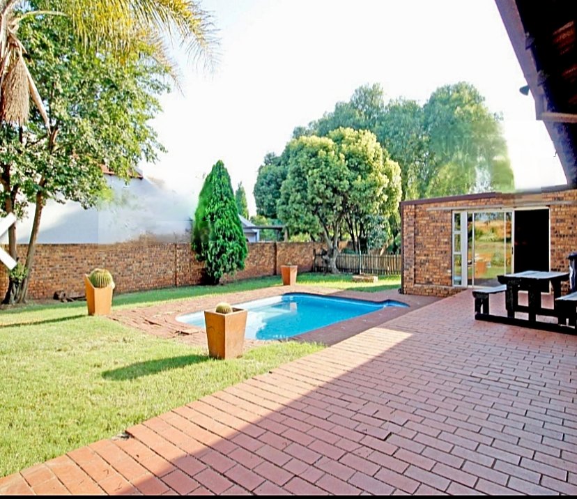 3 Bedroom Property for Sale in Wierda Park Gauteng