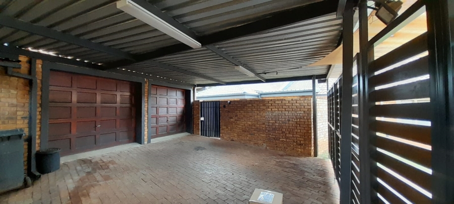 To Let 2 Bedroom Property for Rent in Moreleta Park Gauteng