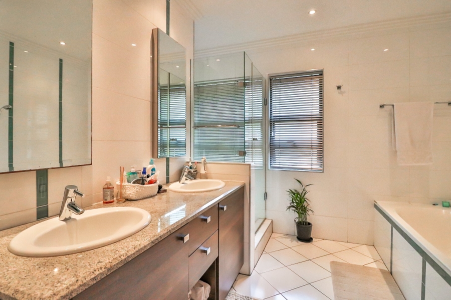 To Let 2 Bedroom Property for Rent in Bedford Gardens Gauteng