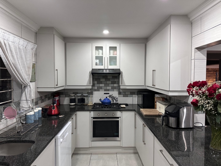 To Let 3 Bedroom Property for Rent in Elardus Park Gauteng