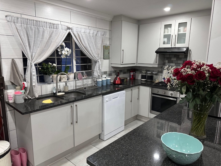 To Let 3 Bedroom Property for Rent in Elardus Park Gauteng