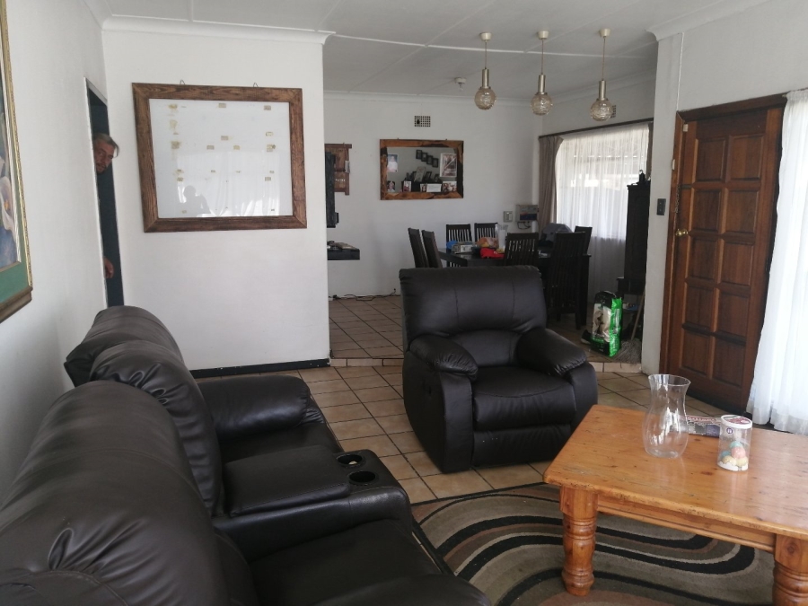 3 Bedroom Property for Sale in Strubenvale Gauteng