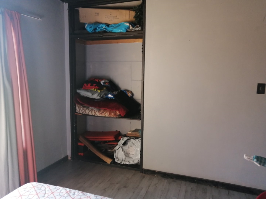 3 Bedroom Property for Sale in Strubenvale Gauteng