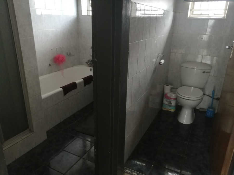 3 Bedroom Property for Sale in Strubenvale Gauteng