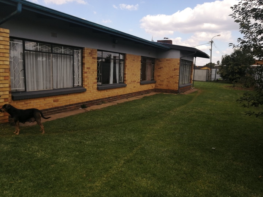 3 Bedroom Property for Sale in Strubenvale Gauteng