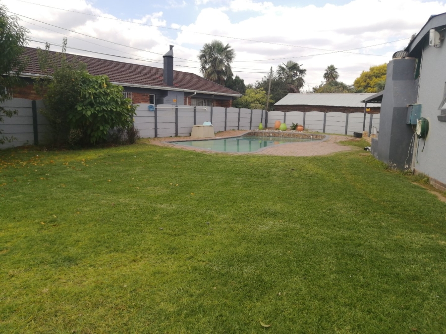 3 Bedroom Property for Sale in Strubenvale Gauteng