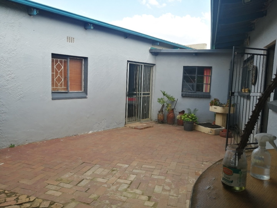 3 Bedroom Property for Sale in Strubenvale Gauteng
