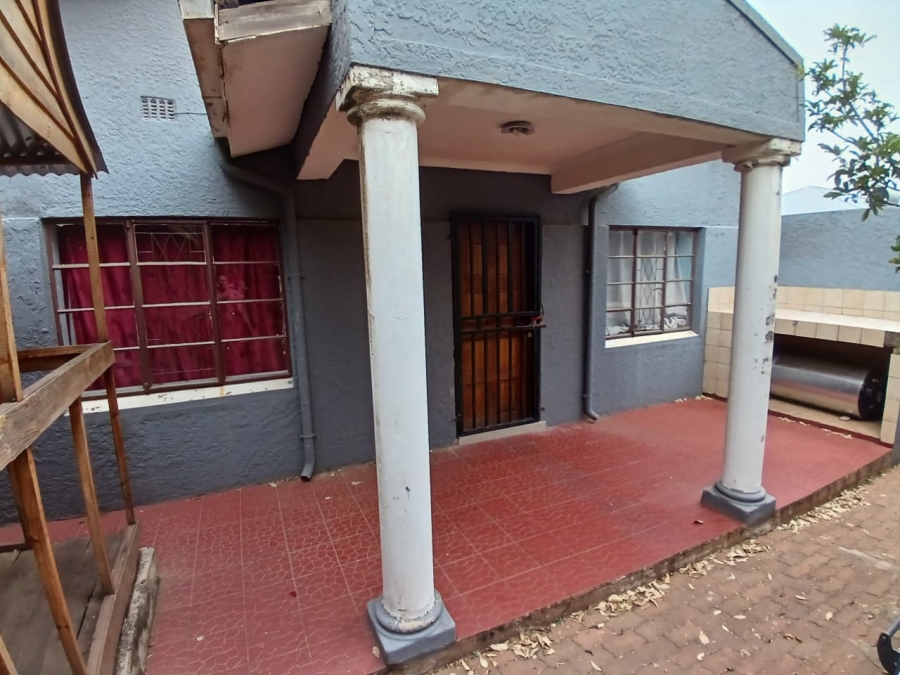 11 Bedroom Property for Sale in Westdene Gauteng