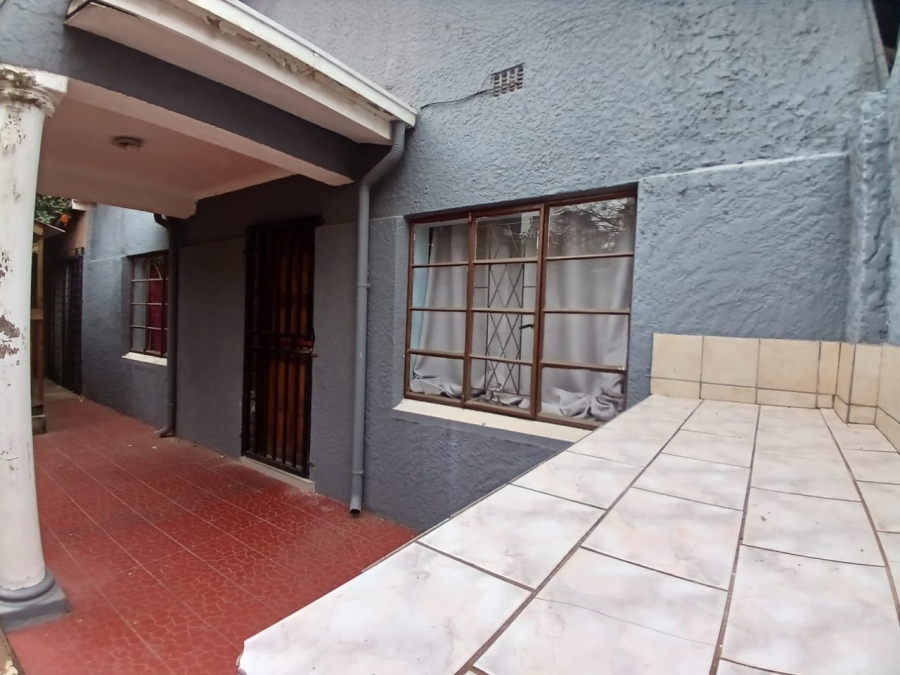 11 Bedroom Property for Sale in Westdene Gauteng