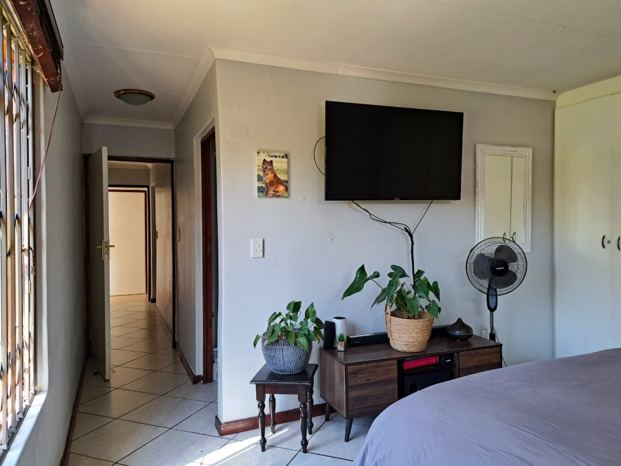 To Let 3 Bedroom Property for Rent in Olivedale Gauteng