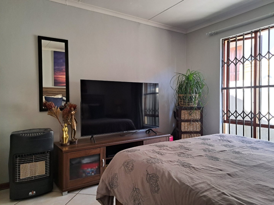 To Let 3 Bedroom Property for Rent in Olivedale Gauteng