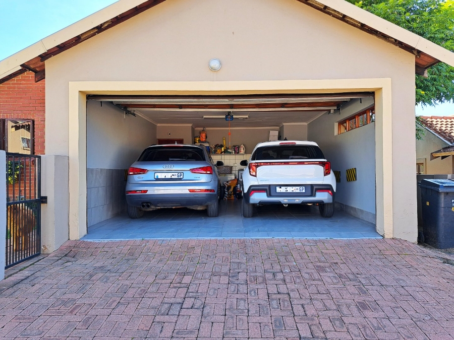 To Let 3 Bedroom Property for Rent in Olivedale Gauteng