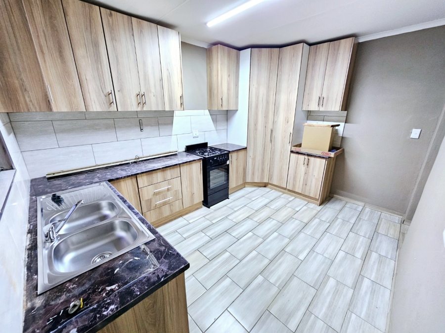 To Let 3 Bedroom Property for Rent in Erasmia Gauteng