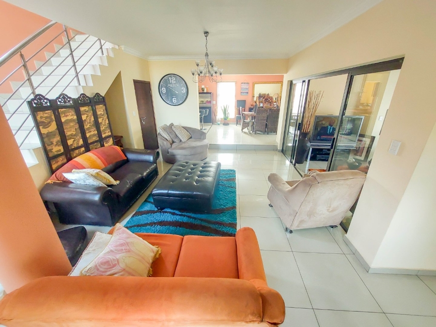 4 Bedroom Property for Sale in Monavoni Gauteng