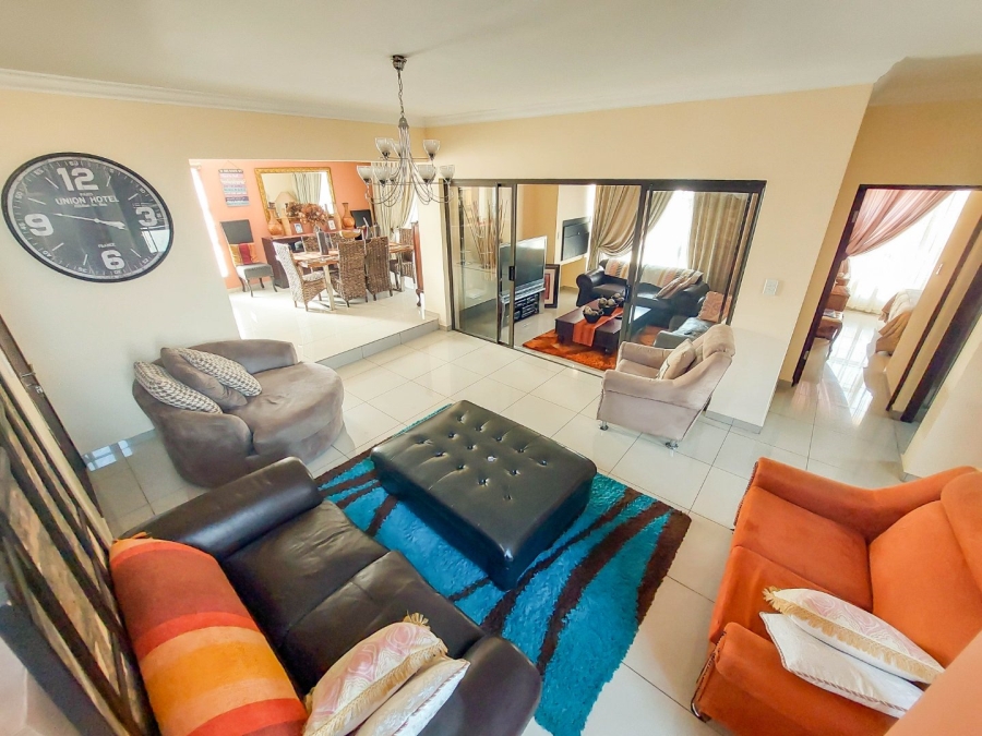 4 Bedroom Property for Sale in Monavoni Gauteng