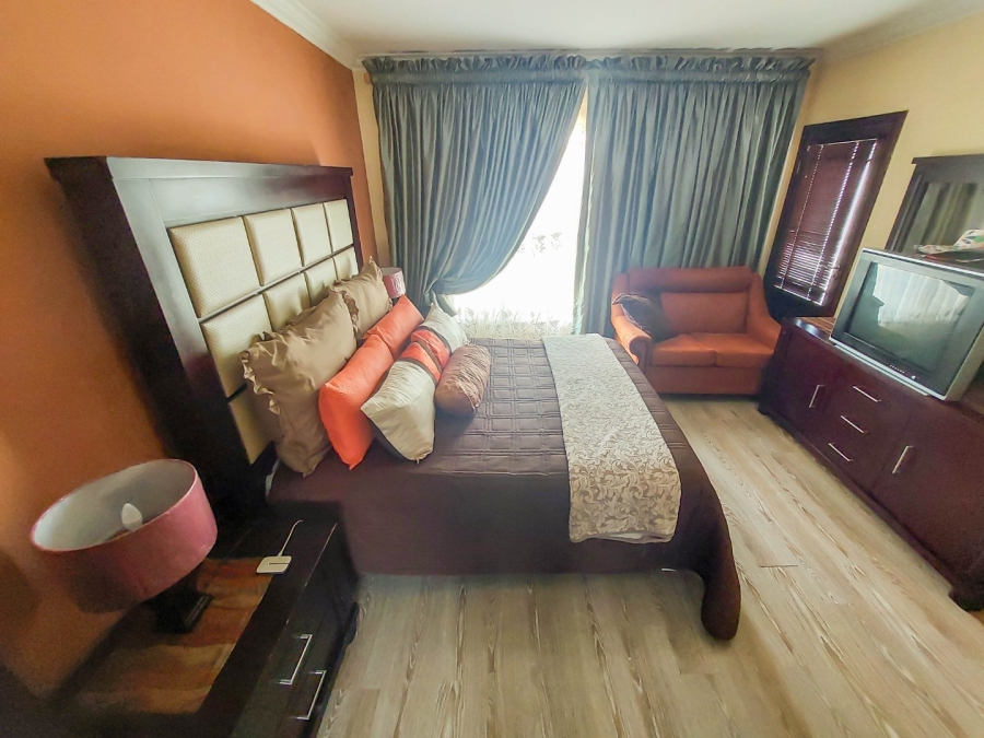 4 Bedroom Property for Sale in Monavoni Gauteng