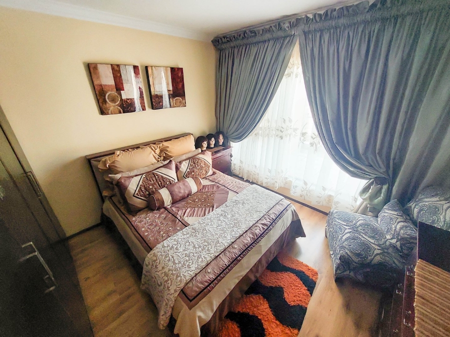 4 Bedroom Property for Sale in Monavoni Gauteng