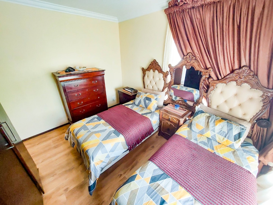 4 Bedroom Property for Sale in Monavoni Gauteng