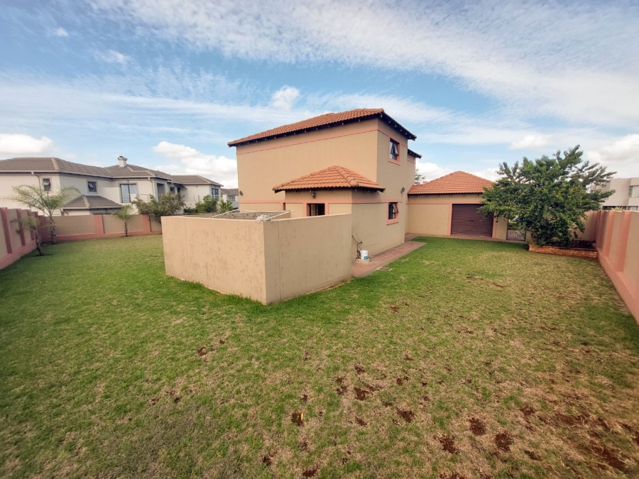4 Bedroom Property for Sale in Monavoni Gauteng