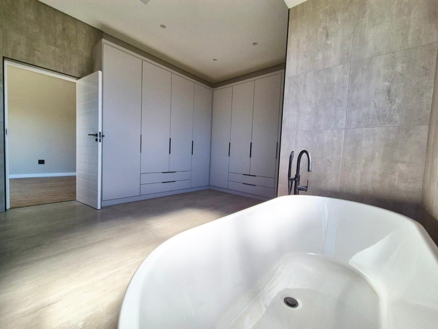 4 Bedroom Property for Sale in Midstream Estate Gauteng