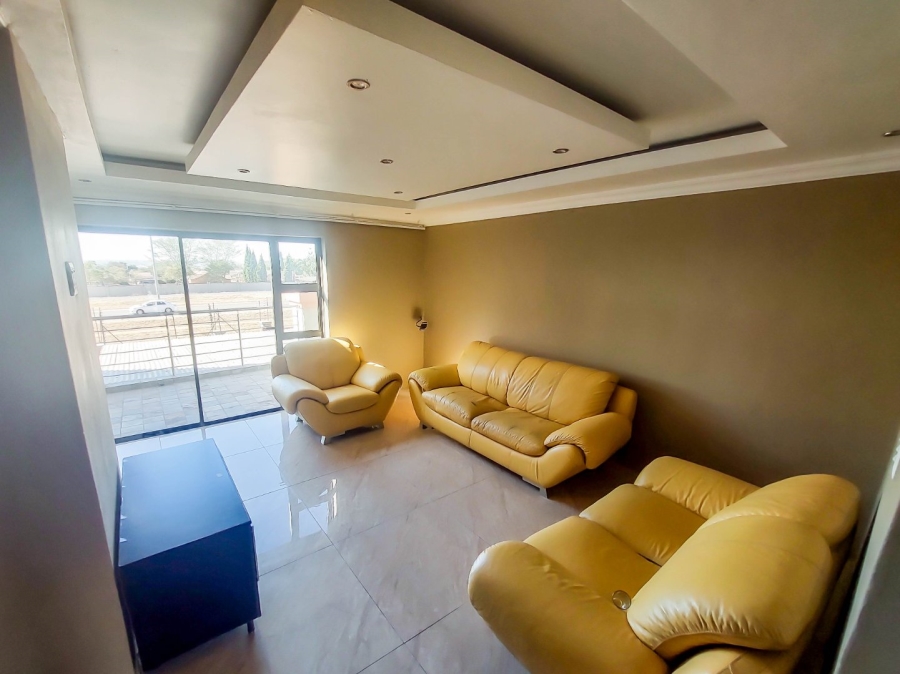 6 Bedroom Property for Sale in Monavoni Gauteng