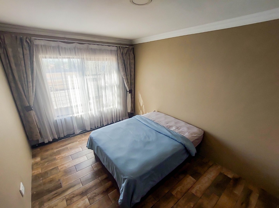 6 Bedroom Property for Sale in Monavoni Gauteng
