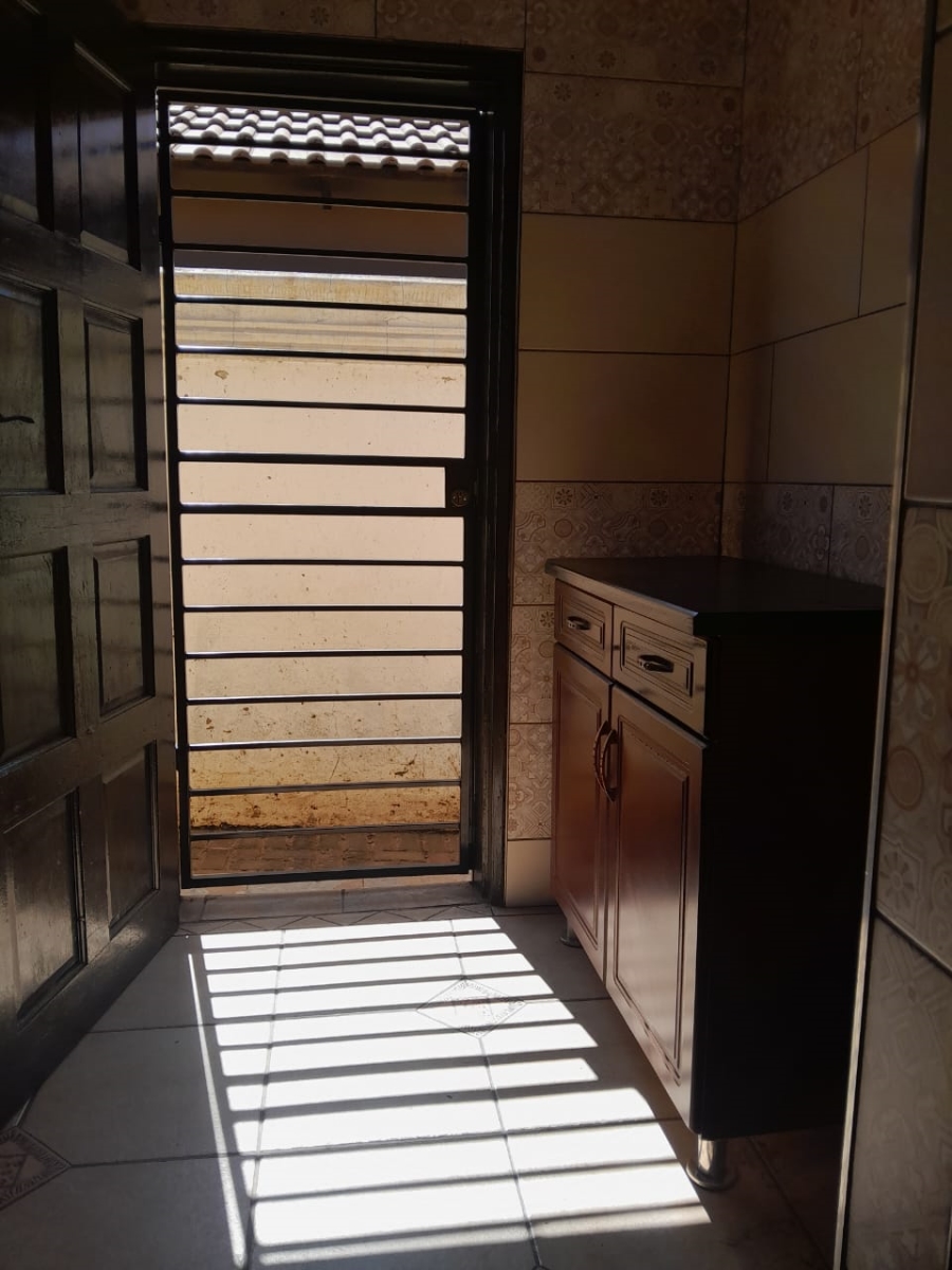 To Let 2 Bedroom Property for Rent in Protea Glen Gauteng
