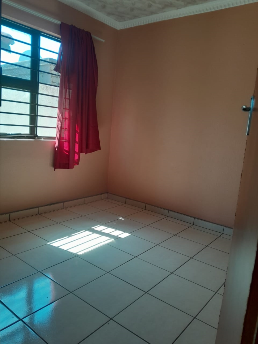 To Let 2 Bedroom Property for Rent in Protea Glen Gauteng