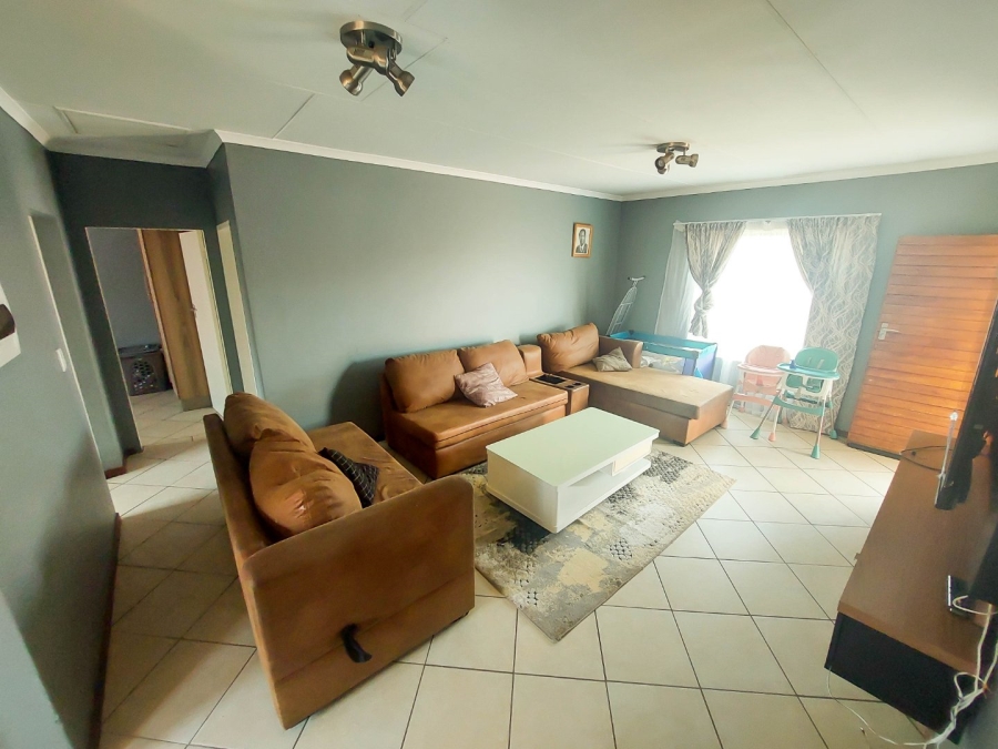 3 Bedroom Property for Sale in Monavoni Gauteng