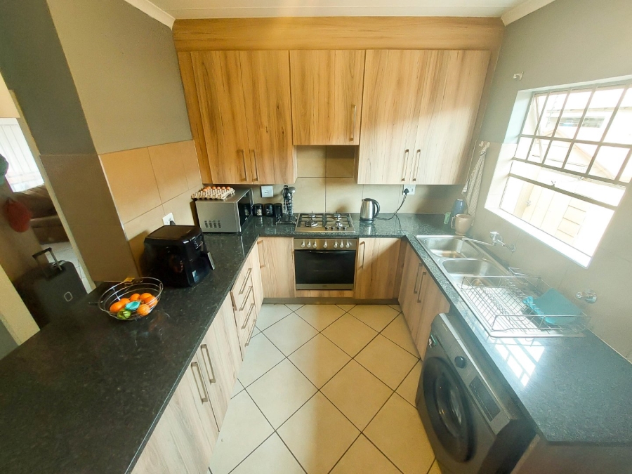 3 Bedroom Property for Sale in Monavoni Gauteng