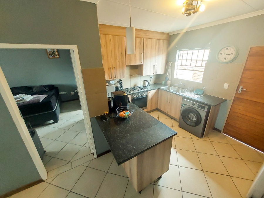 3 Bedroom Property for Sale in Monavoni Gauteng
