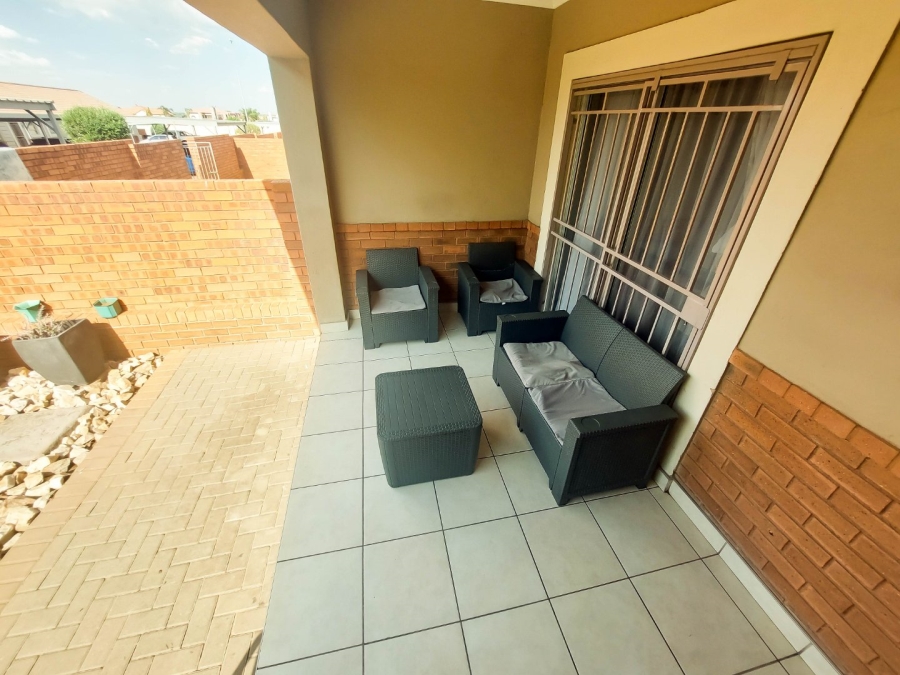 3 Bedroom Property for Sale in Monavoni Gauteng