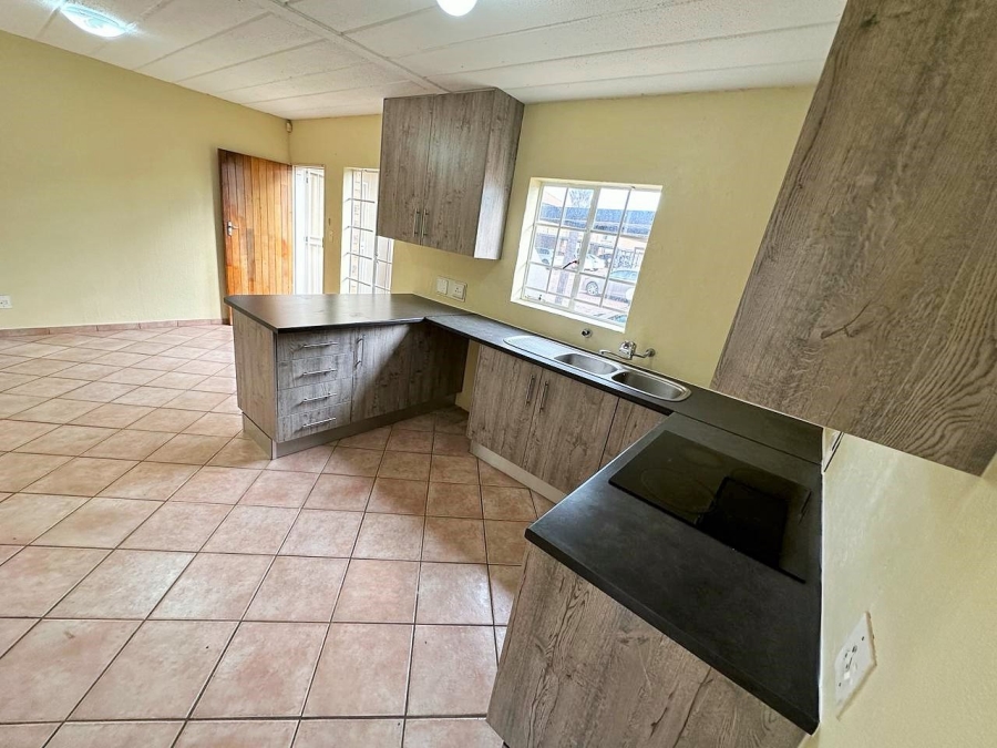 To Let 2 Bedroom Property for Rent in Highveld Gauteng