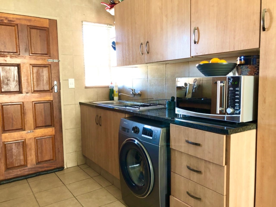 3 Bedroom Property for Sale in Thatch Hill Estate Gauteng