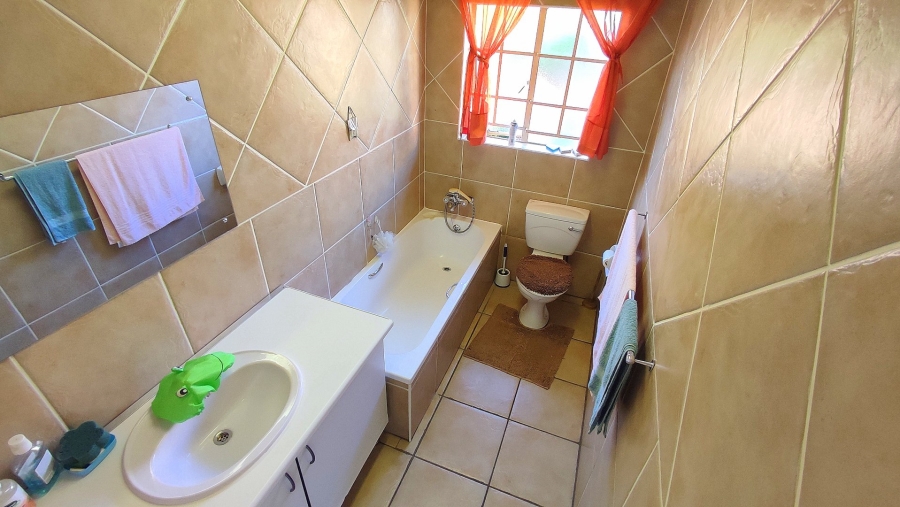 3 Bedroom Property for Sale in Amberfield Gauteng