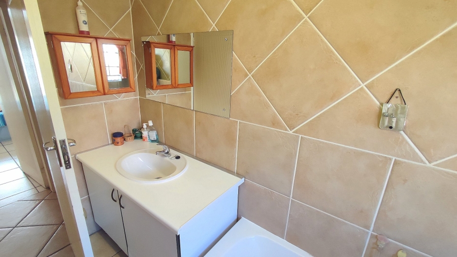 3 Bedroom Property for Sale in Amberfield Gauteng