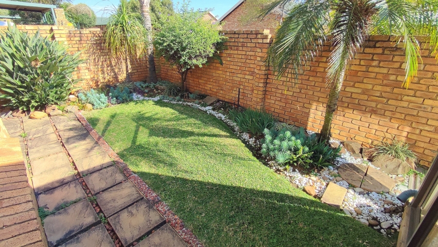 3 Bedroom Property for Sale in Amberfield Gauteng