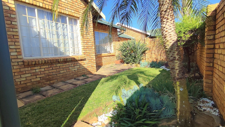3 Bedroom Property for Sale in Amberfield Gauteng