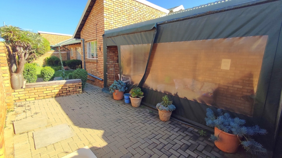3 Bedroom Property for Sale in Amberfield Gauteng