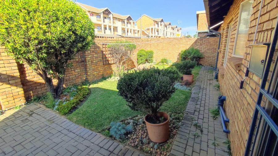 3 Bedroom Property for Sale in Amberfield Gauteng