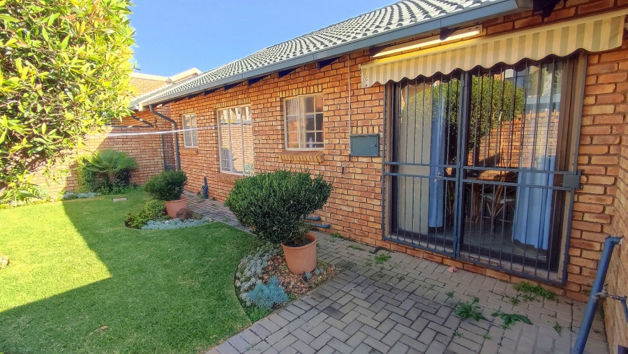 3 Bedroom Property for Sale in Amberfield Gauteng