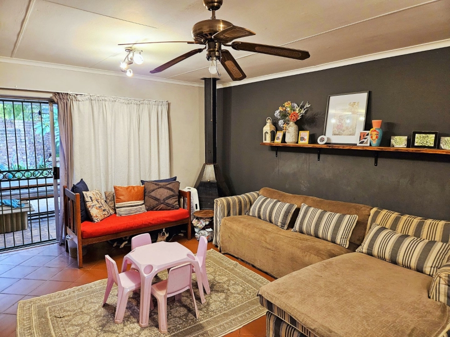 3 Bedroom Property for Sale in Die Hoewes Gauteng